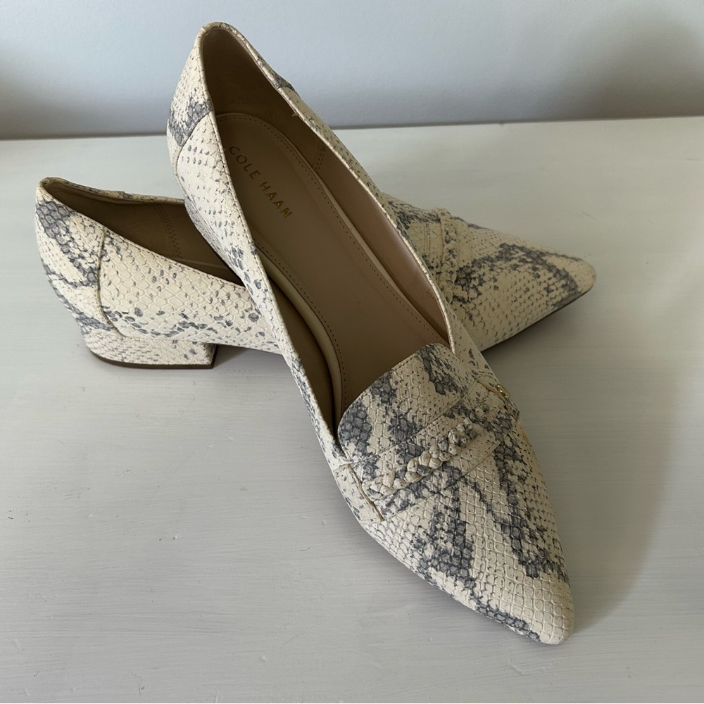Cole Haan Women's Cream and Gray Snakeskin Loafers